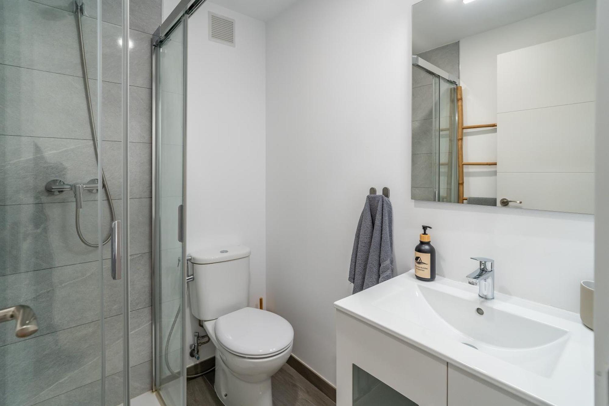 Casa Playa Guadalmar, Beautiful Apartment In Front Of The Sea, Wifi, Ac, Smart Tv, Private Parking Málaga Exterior foto